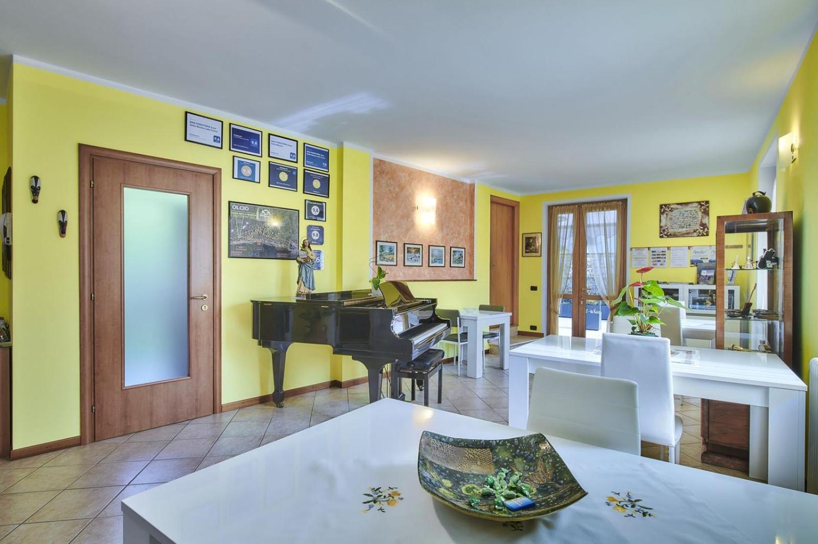 B&B-Foresteria Casa Della Musica Lake Como แมนเดลโล เดล ลาริโอ ภายนอก รูปภาพ