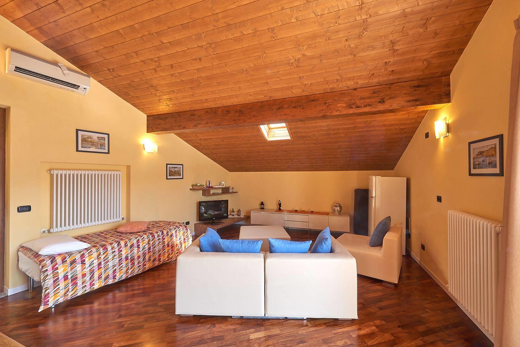 B&B-Foresteria Casa Della Musica Lake Como แมนเดลโล เดล ลาริโอ ภายนอก รูปภาพ