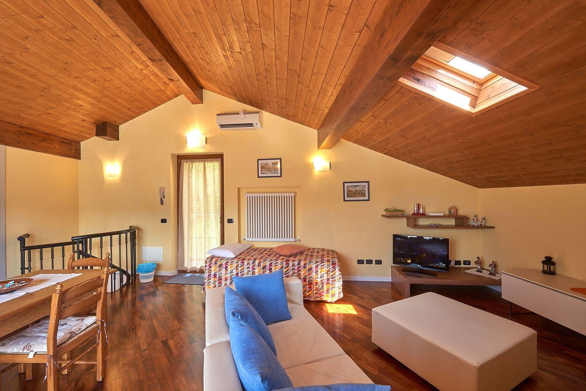 B&B-Foresteria Casa Della Musica Lake Como แมนเดลโล เดล ลาริโอ ภายนอก รูปภาพ