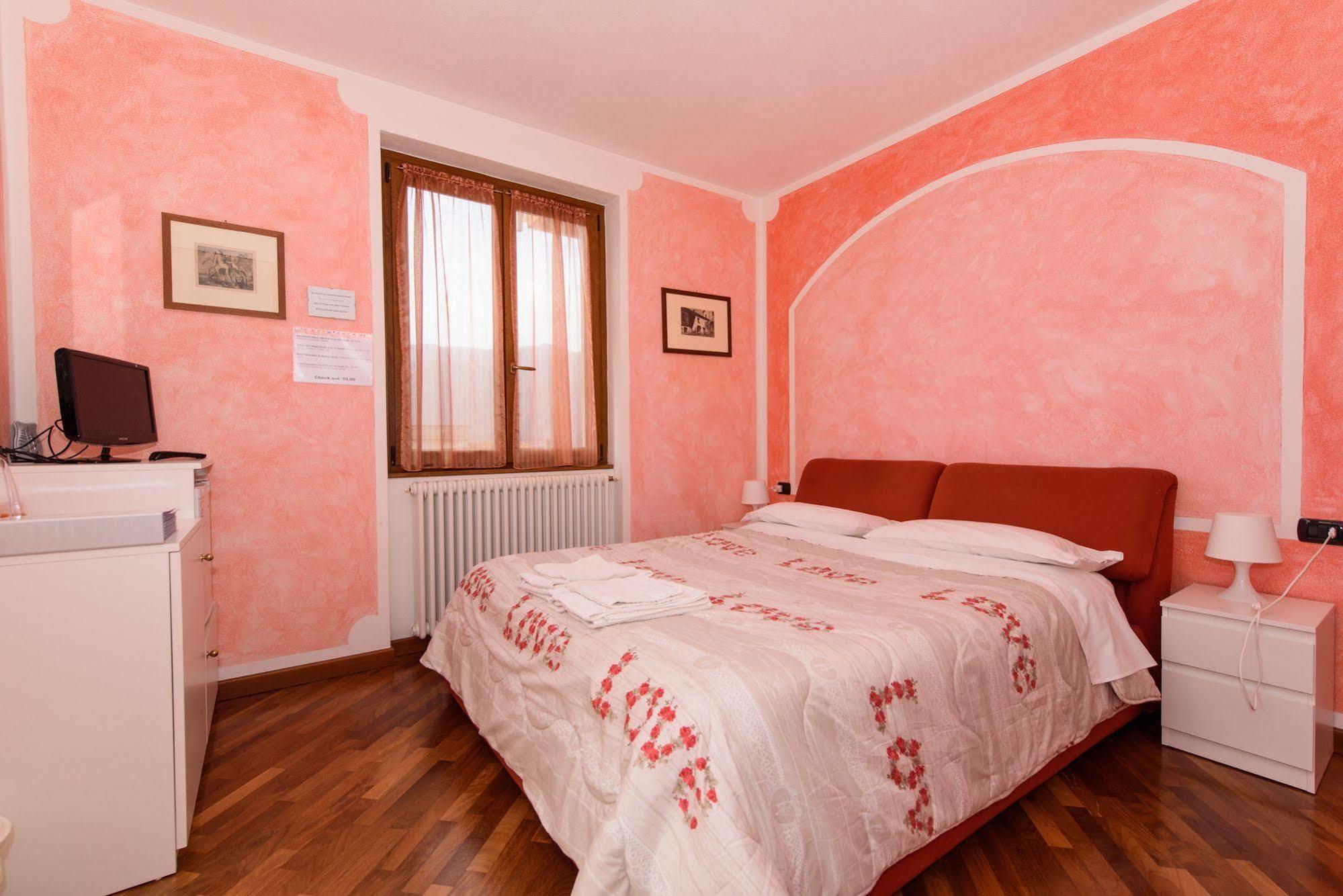 B&B-Foresteria Casa Della Musica Lake Como แมนเดลโล เดล ลาริโอ ภายนอก รูปภาพ