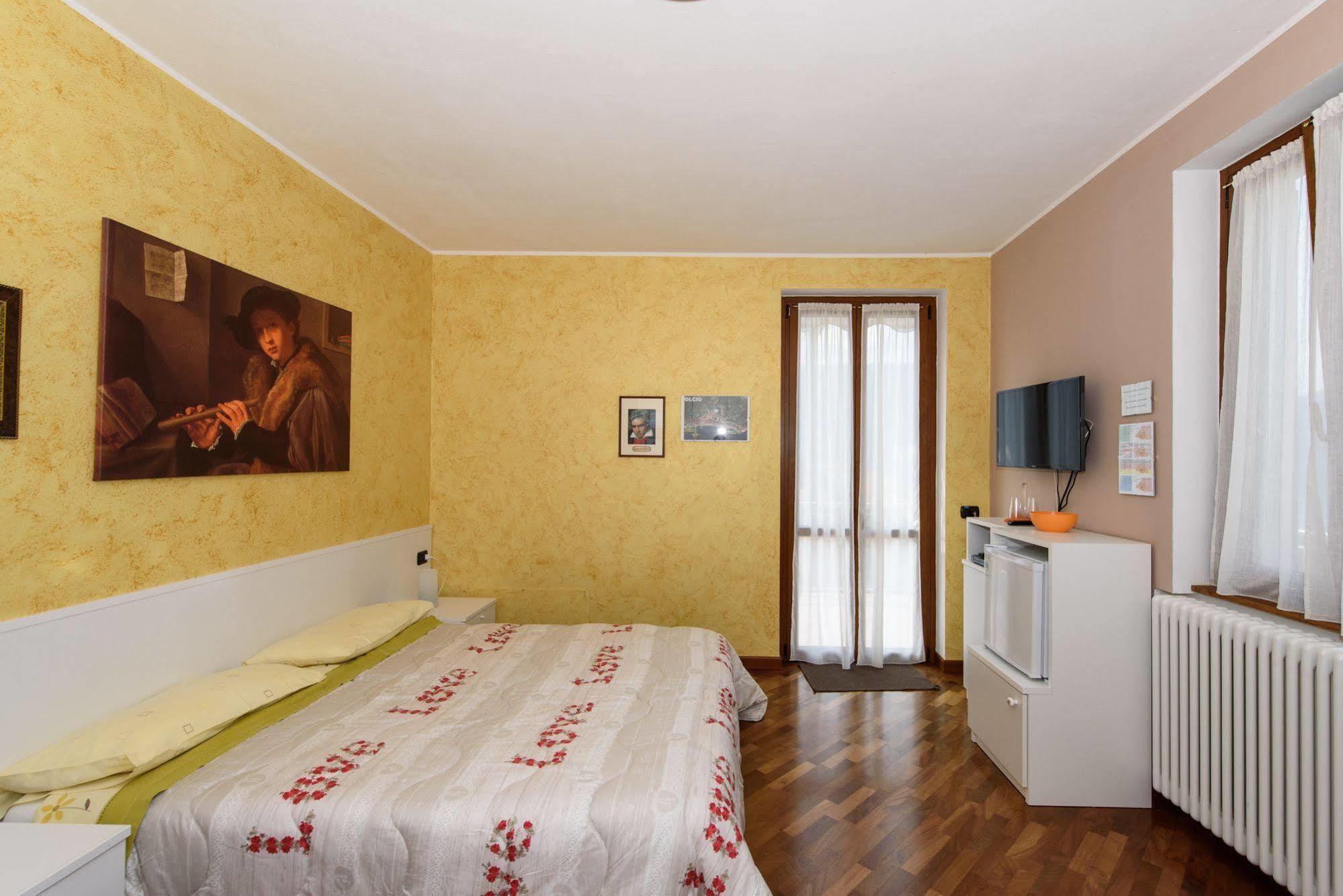 B&B-Foresteria Casa Della Musica Lake Como แมนเดลโล เดล ลาริโอ ภายนอก รูปภาพ