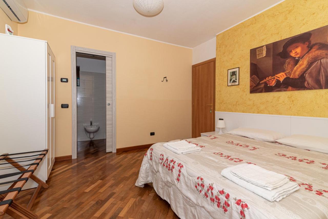 B&B-Foresteria Casa Della Musica Lake Como แมนเดลโล เดล ลาริโอ ภายนอก รูปภาพ